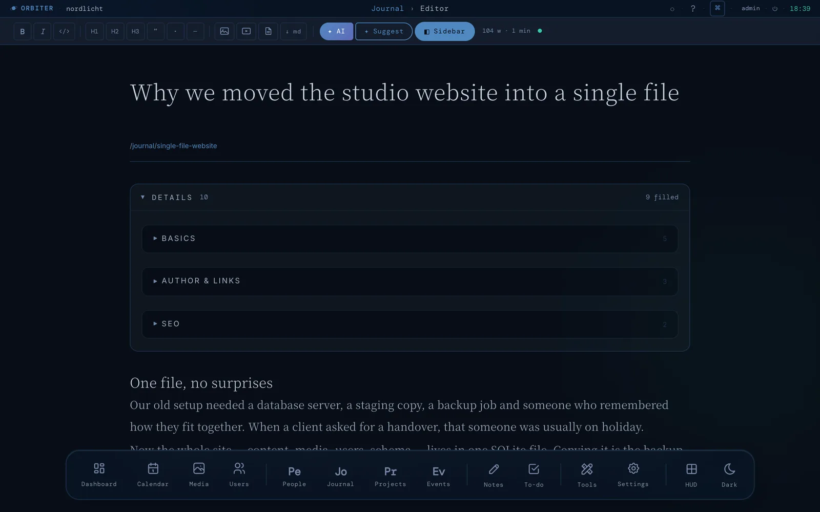 Orbiter admin: Editor. The body stays the main content — block editor, AI assistant and suggestions. Custom fields wait in a collapsible card above it.